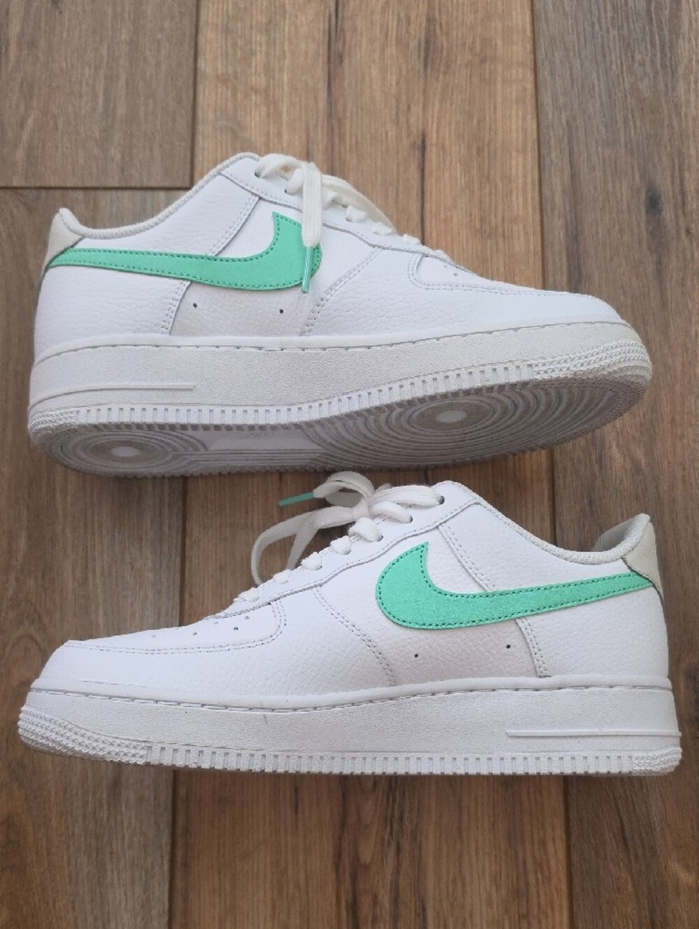 Nike Air Force 1 '07 Sneaker, Womens 8, White/Green Glow/Bone - Picture 4 of 4